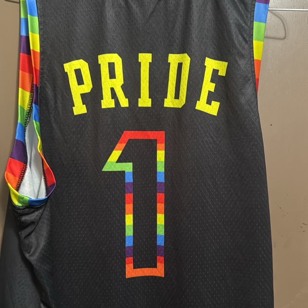 Unisex Los Angeles Lakers Pride Basetball Jersey Size XL - Picture 5 of 6